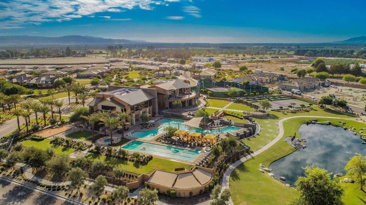 Indio House | Modern Home Built 2017, Festival Close. Walk to Coachella & Stagecoach