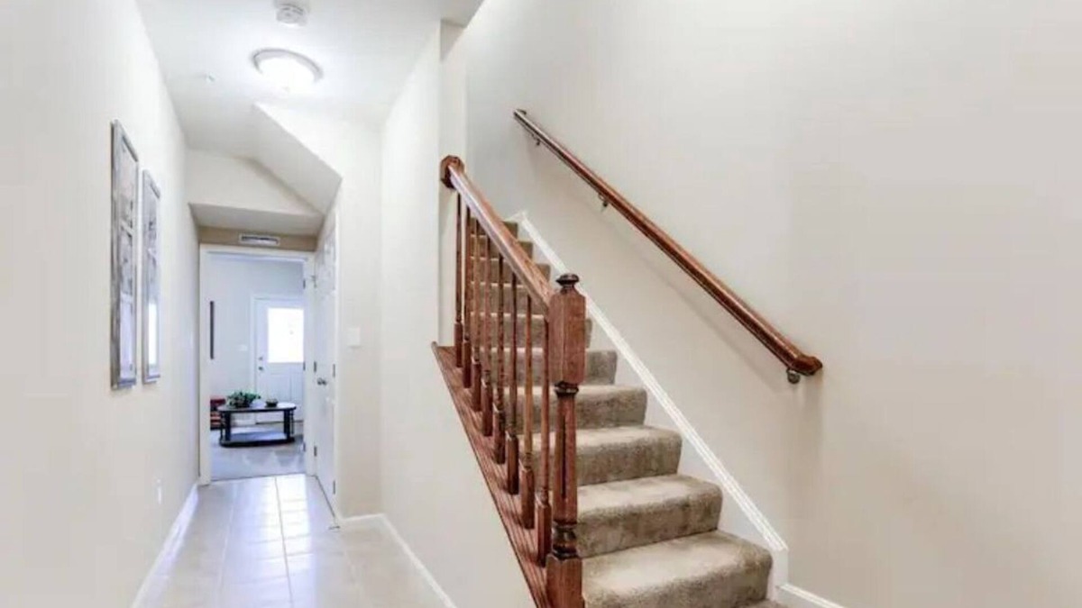 Simpsonville House | Modern Home: Cozy Columbia Gem
