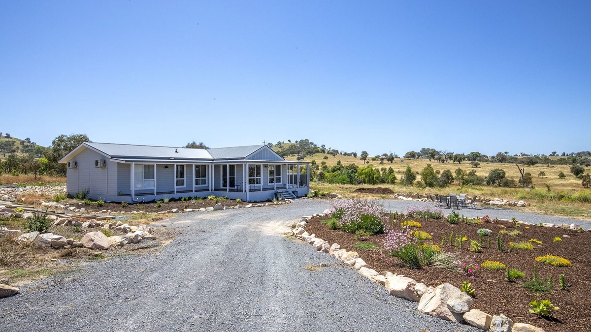 Wallaroo House | Modern home in a tranquil country setting