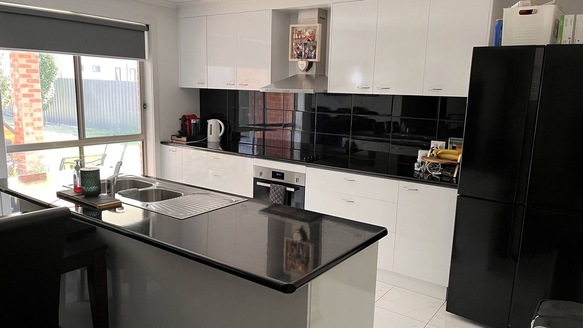 Great Western House | Modern home in beautiful wine village of Great Western, 25 mins from Grampians