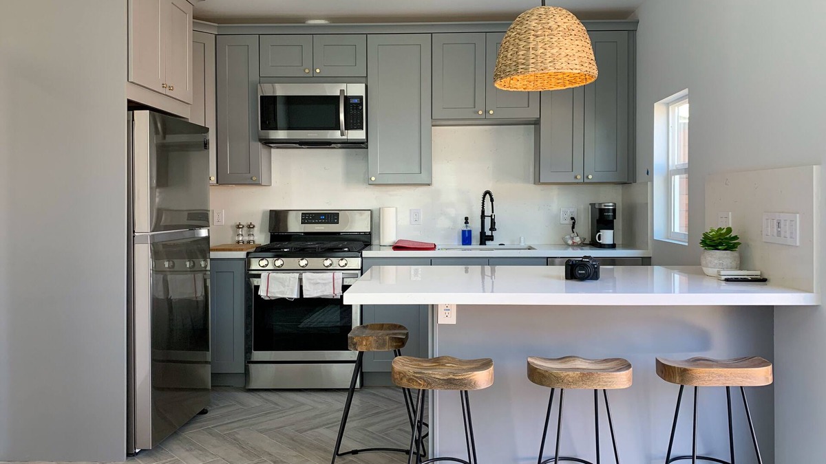 Mid City House | Modern Home in LA w/Rain Shower