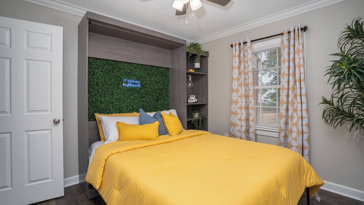 Rocky Mount House | Modern Home In PRIME location - King Bed/Spaciousnn