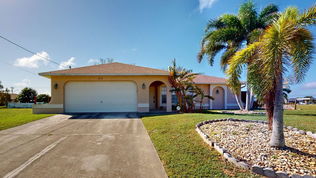Diplomat House | Modern Home in Quiet Locale | Boat Parking | Screened Lanai & Fenced Yard