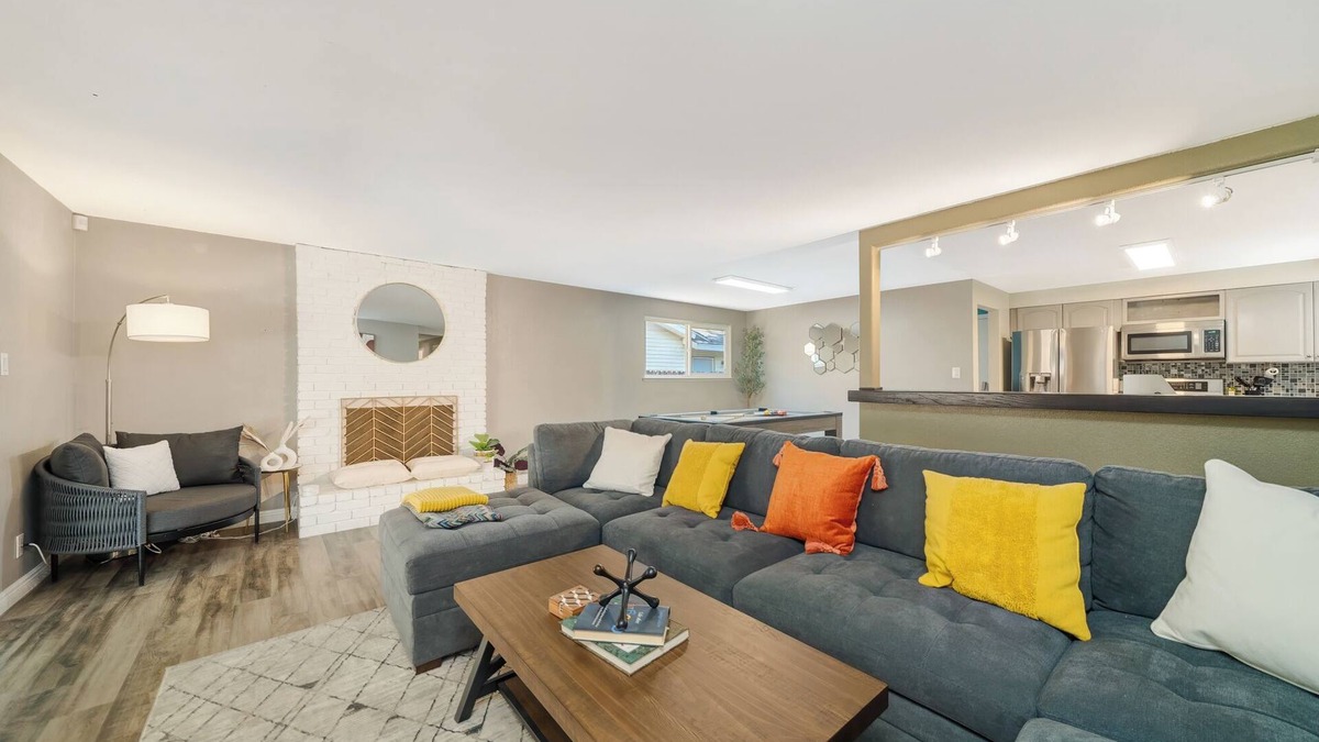 Mira Loma House | Modern Home in Reno w/PoolTable, HotTub.10 mins from Downtown!