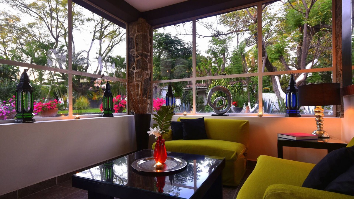 Acapantzingo House | Modern Home in the Middle of Large & Beautiful Garden