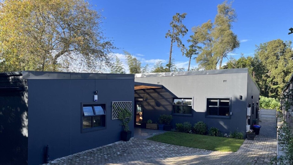 George House | Modern home in tranquil nature