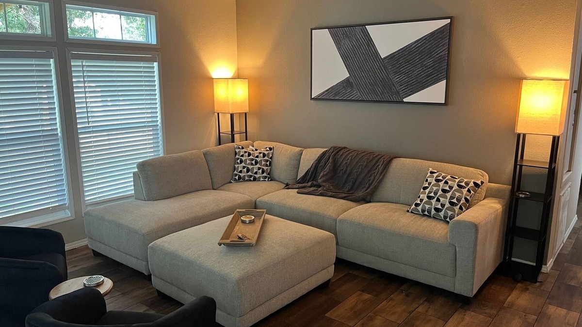 Wellborn House | Modern Home in Quiet Mobile Home Community convenient to Town/Campus - King Bed