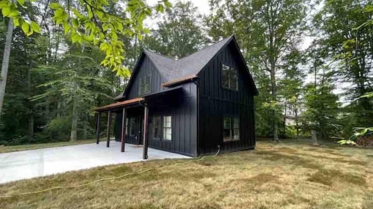 Russell Springs House | Modern Home in Russell Springs