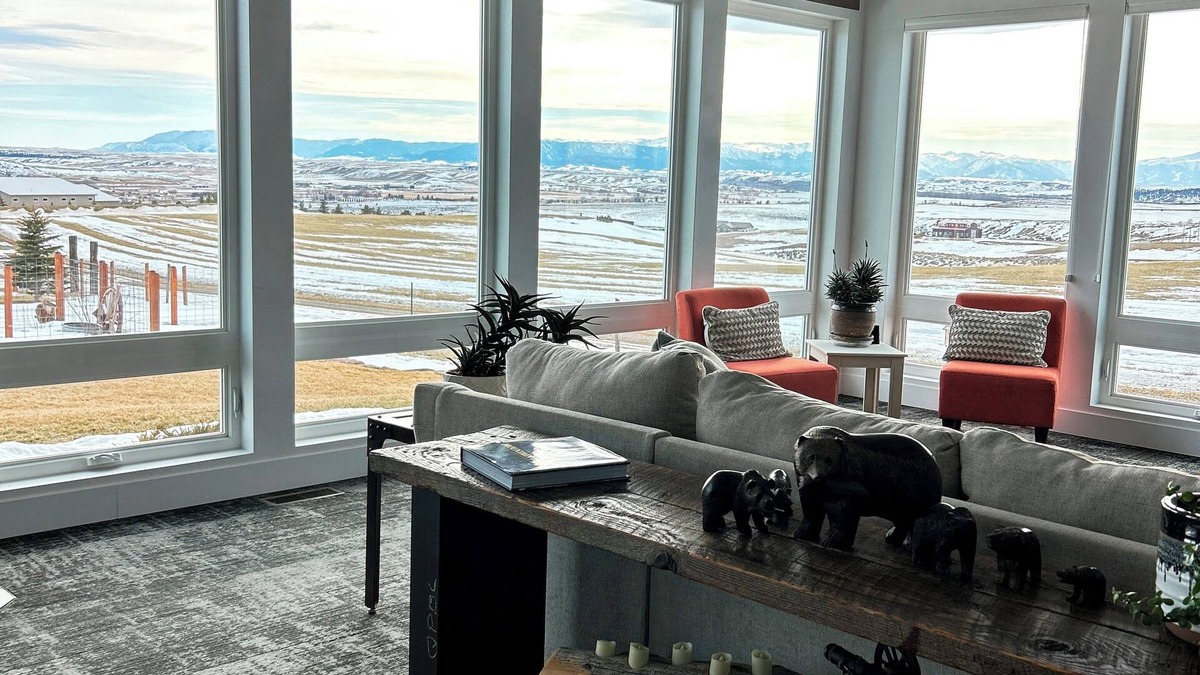 Joliet House | Modern Home Majestic Views