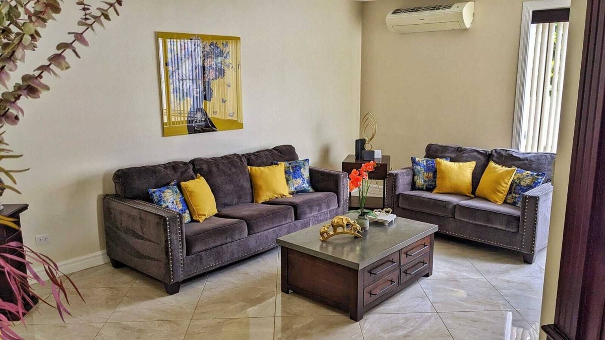 La Garita House | Modern home near airport. A/C . King & queen beds.