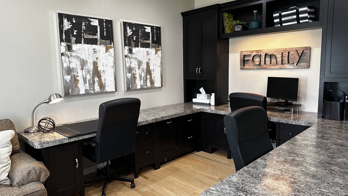 Woodbury House | Modern Home Near Mall of America