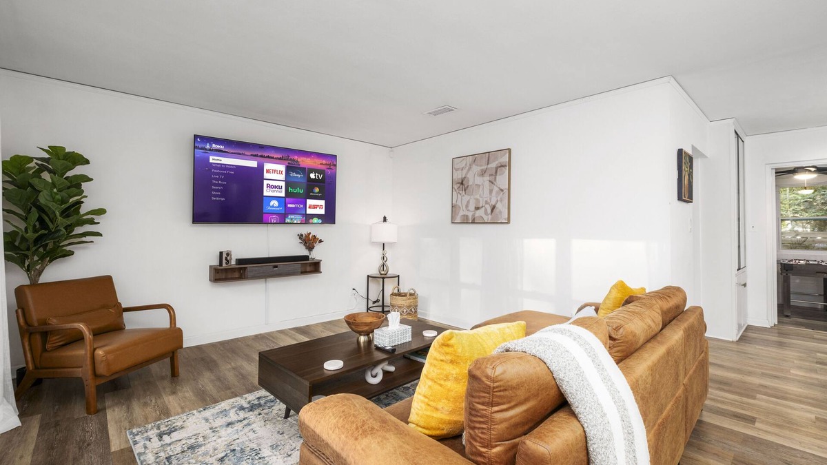 Gainesville House | Modern Home Near UF, Stadium - Private Gazebo, Pets!