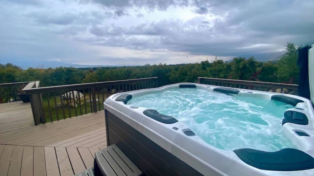Sandy House | Modern home near world-class skiing