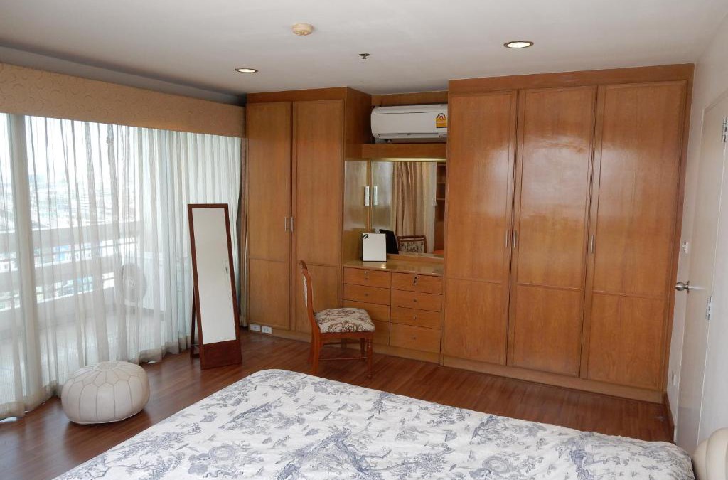 Chong Nonsi Apartment | Modern Home Tower Apartment