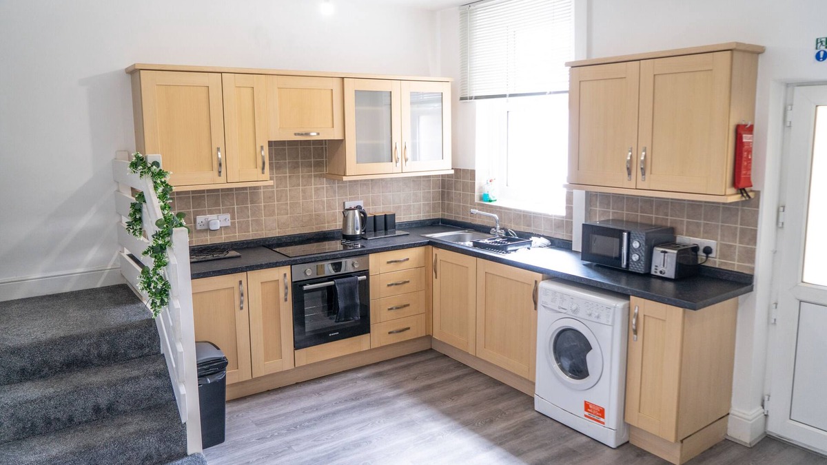Carlisle House | Modern Home with 3 Double Bedrooms - Carlisle