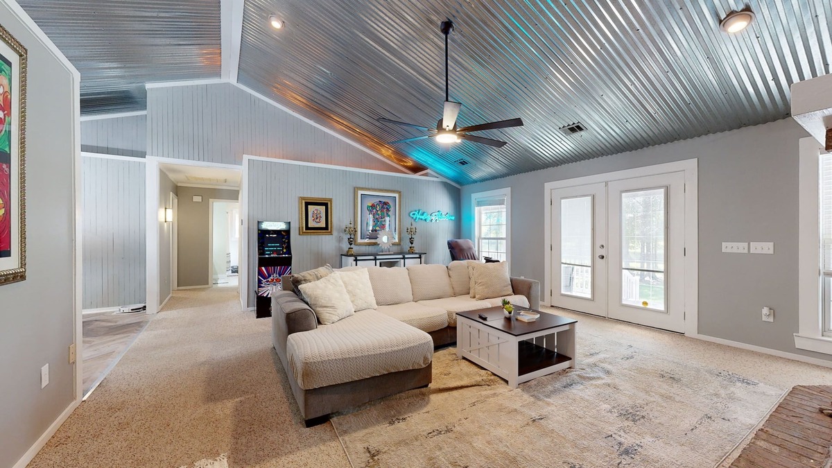 Claxton House | Modern home with full kitchen, patio and access to pond