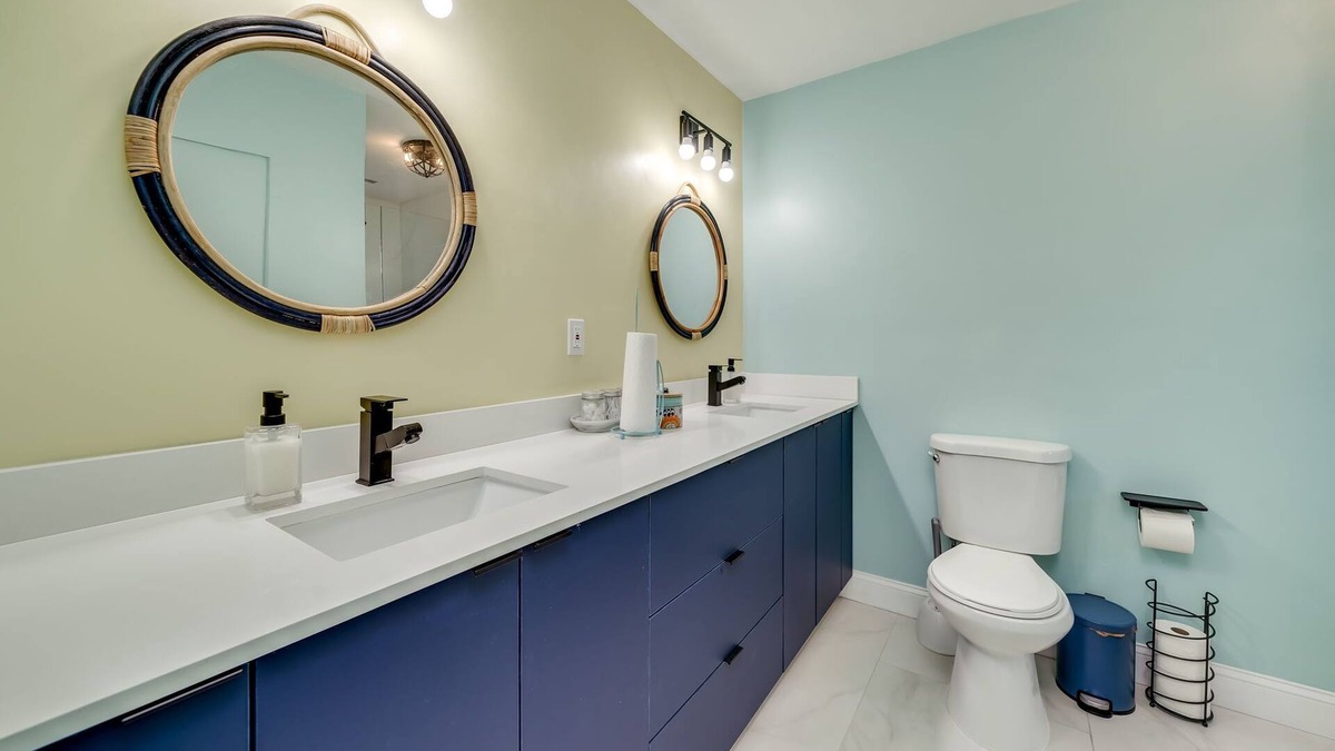 Sunrise House | MODERN HOME WITH HEATED POOL! CLOSE TO SAWGRASS MILLS MALL! FLEXIBLE CHECK IN n