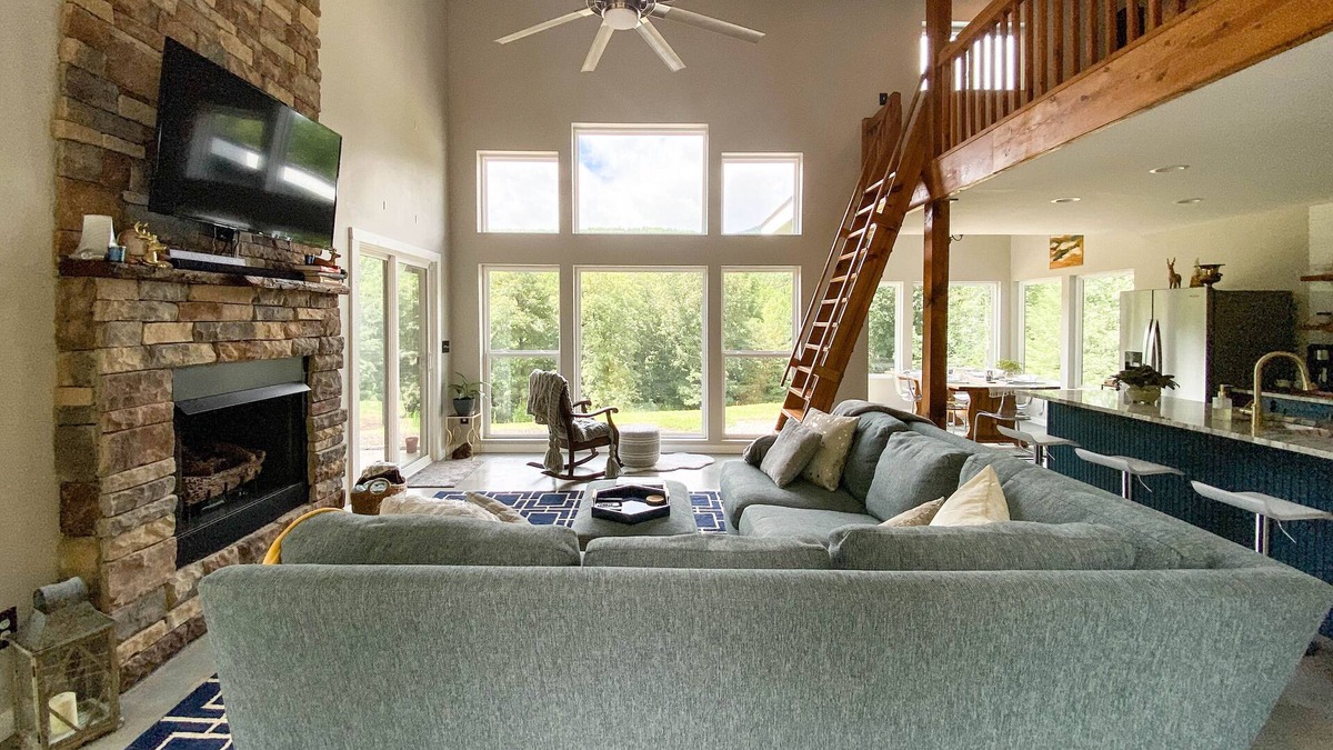 Ellijay House | Modern home, year-round mountain view, 30acres, hot tub, orchards & wineries