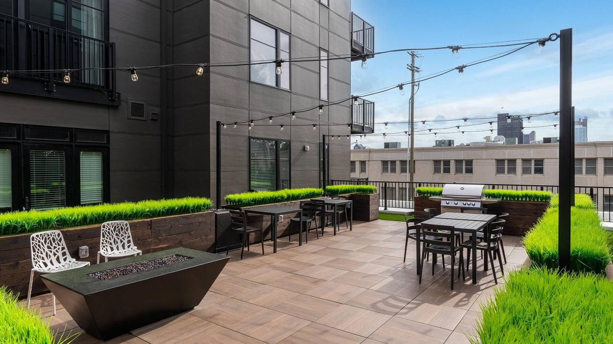 Olde Towne East Condo | Modern Homely Condo, Downtown, Long Stays Welcome