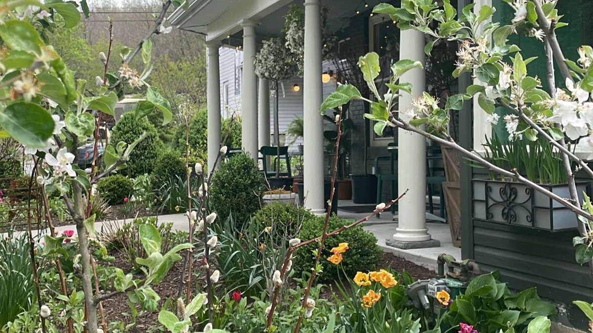 Reedsville House | Modern Homestead Guest House