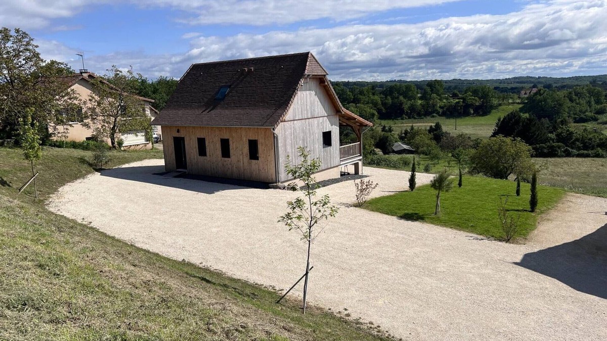 Preyssac-d'Excideuil Cottage | Modern house with WiFi, pet-friendly, parking and air conditioning in Périgord Vert