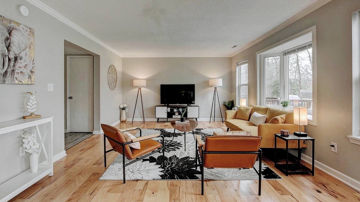 Wayne House | Modern House by Indy Motor Speedway w/3BR