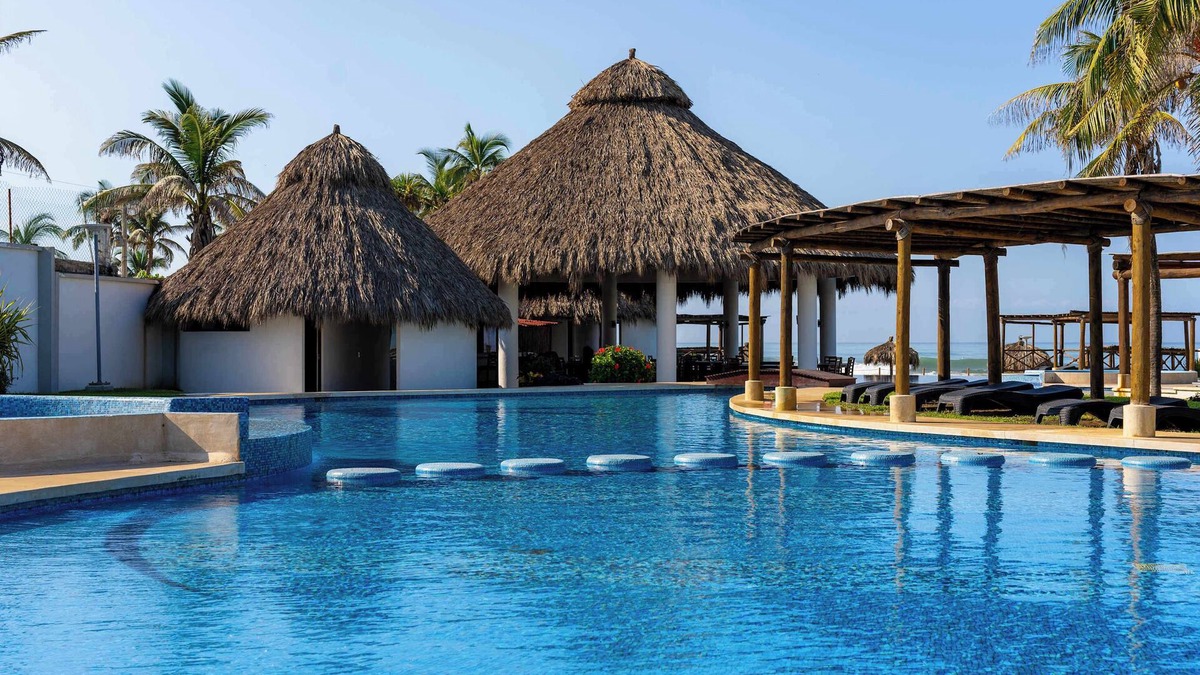 Boulevard Barra Vieja House | Modern House | 3 Bedrooms & Pool | Acapulco