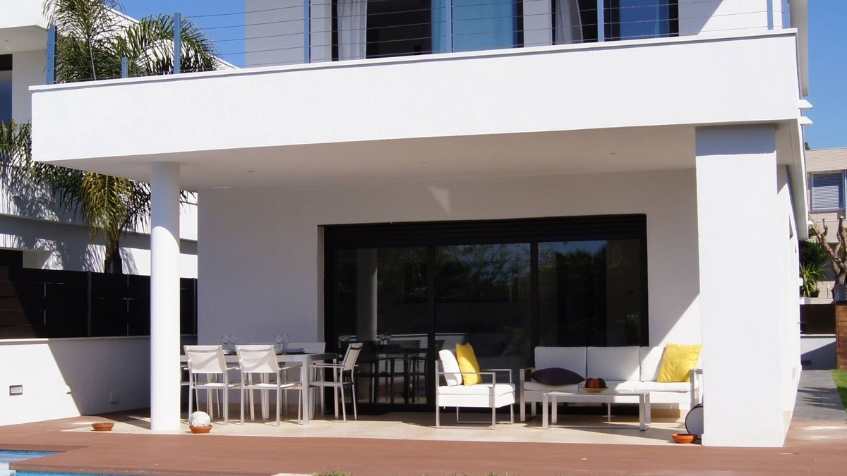 El Roc de Sant Gaieta House | Modern house on the beach with pool and WIFI