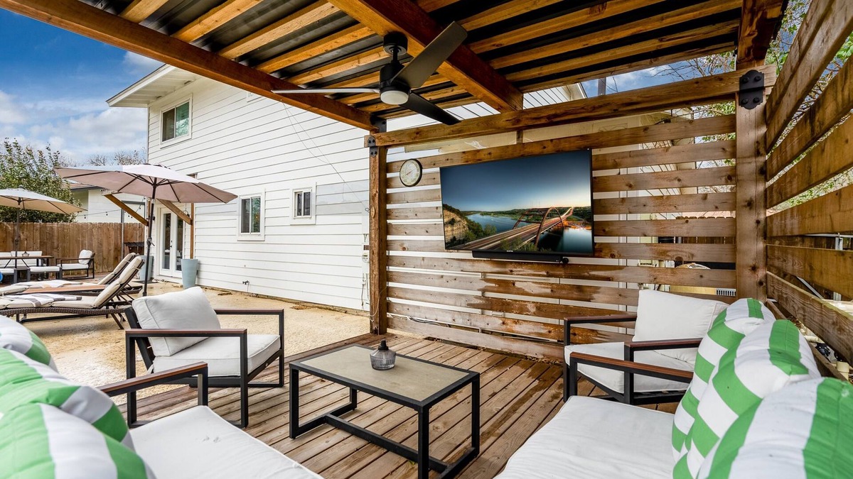 West Congress House | Modern house with private pool, hot tub, and outdoor TV close to Downtown