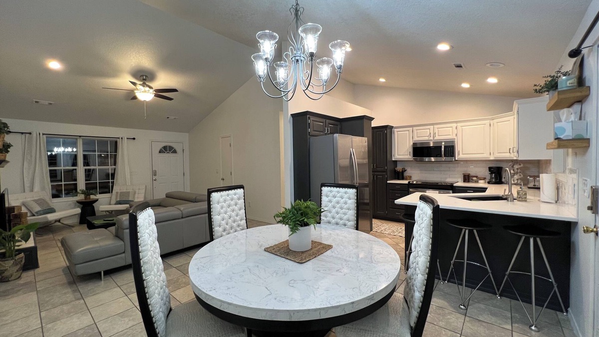 Webb City House | Modern House with Theater Room