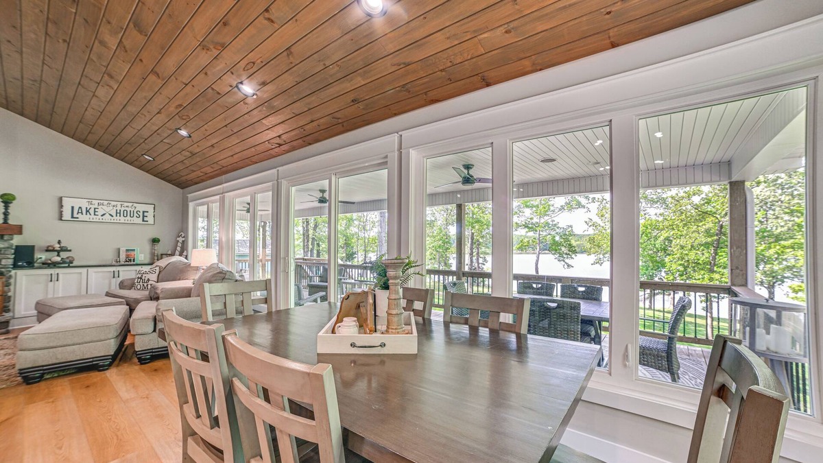 New Concord House | Modern Kentucky Lake Home w/Deck, Dock, View