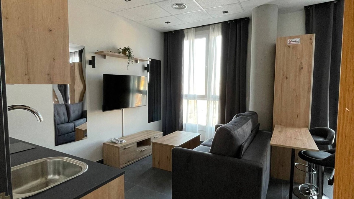 Parla Apartment | Modern keyless entry studio near Madrid 4.2