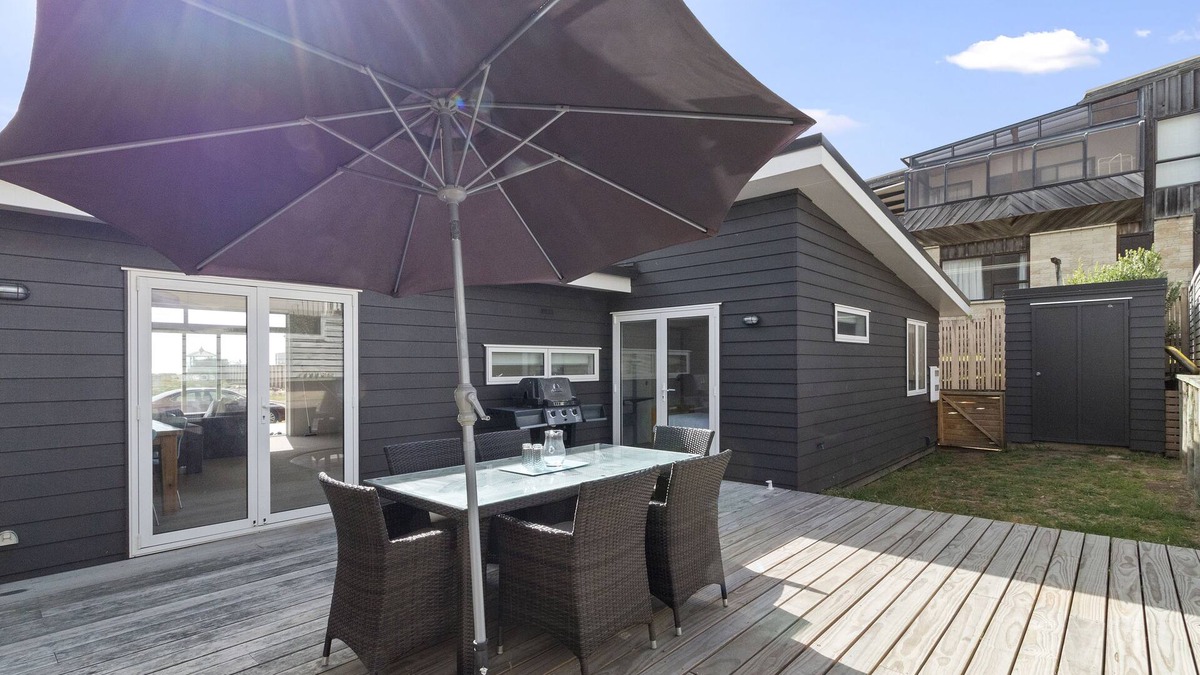 Waihi Beach House | Modern Kiwi Bach - Waihi Beach Holiday Home