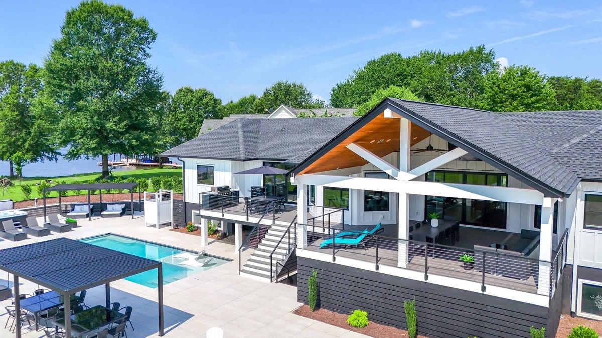 Bumpass House | Modern Lake Anna Retreat Perfect for Families, Pool, Private Beach, Sleeps 16+