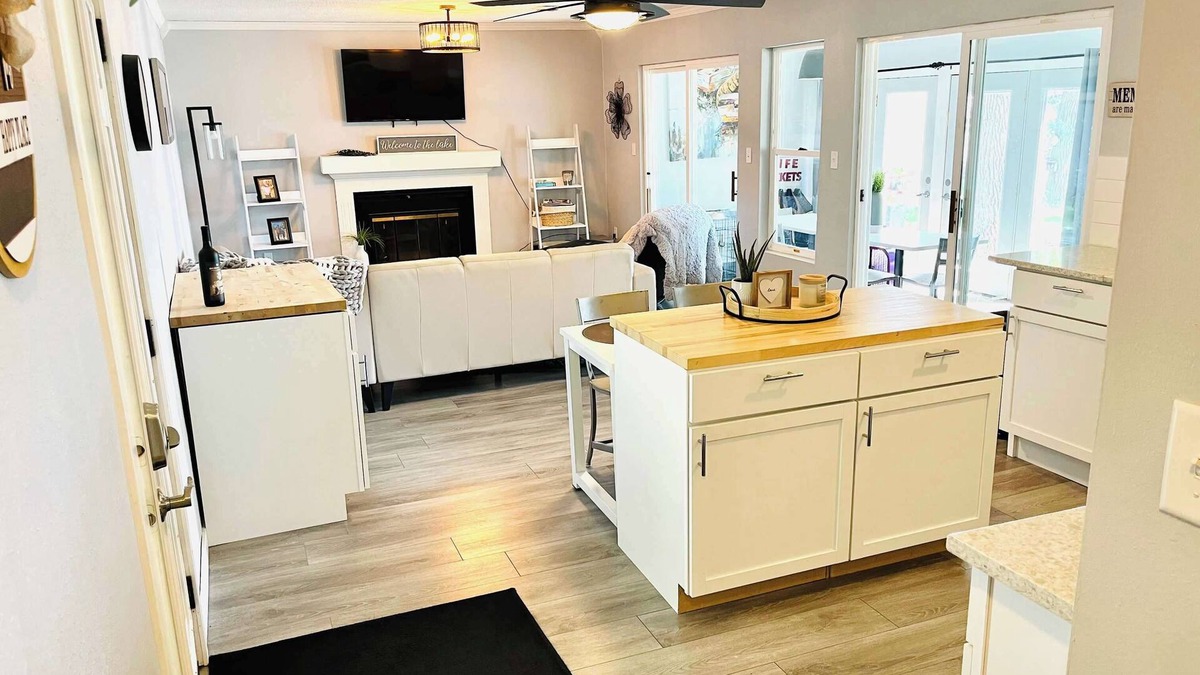 Spirit Lake House | Modern Lake Escape on Big Spirit