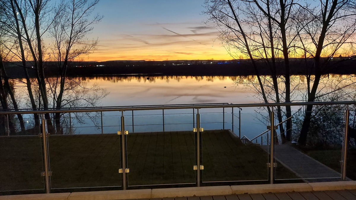 Himmelgarten House | Modern lake house