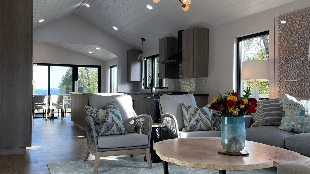 Black Wolf Cottage | Modern Lake house on Lake winnebago