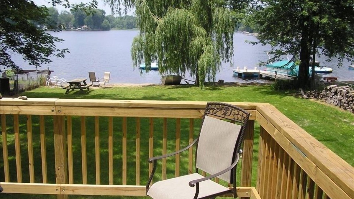 Whitmore Lake House | Modern Lake House 8 Miles from Ann Arbor