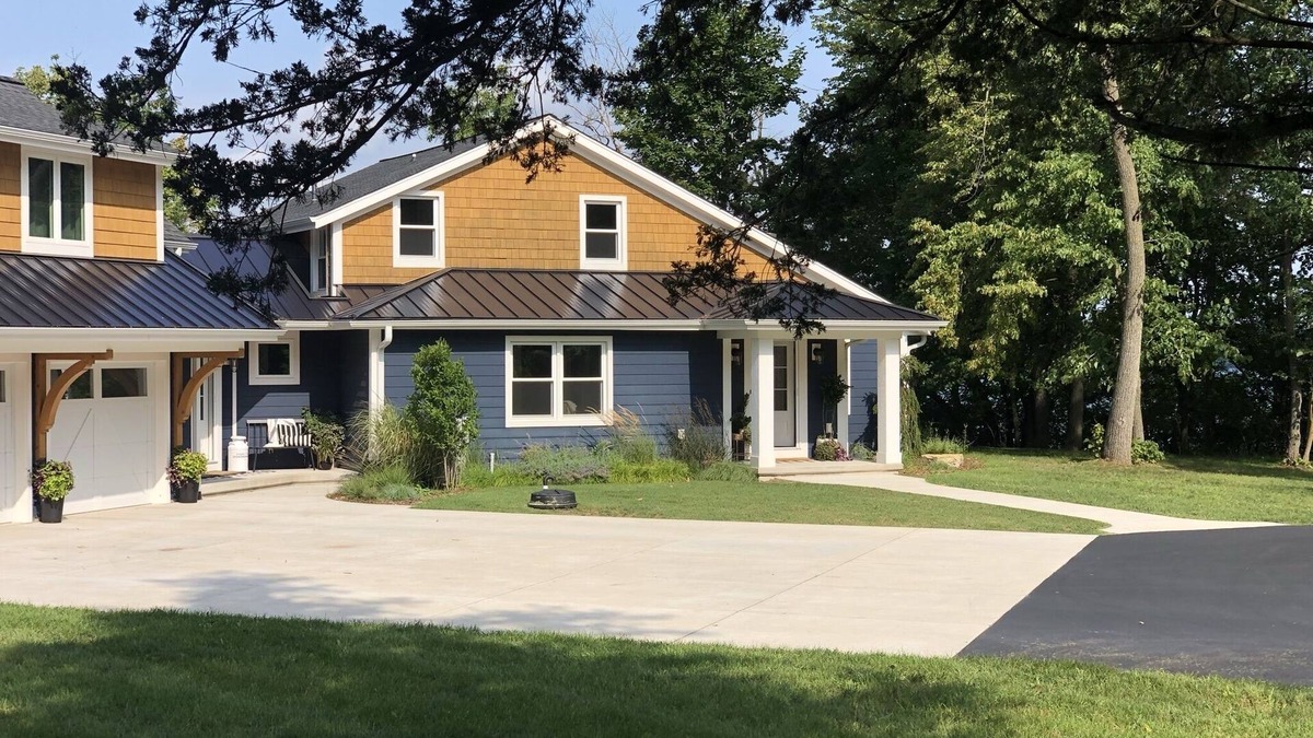 Summit House | Modern Lake House with Hot Tub, Gym, & More!
