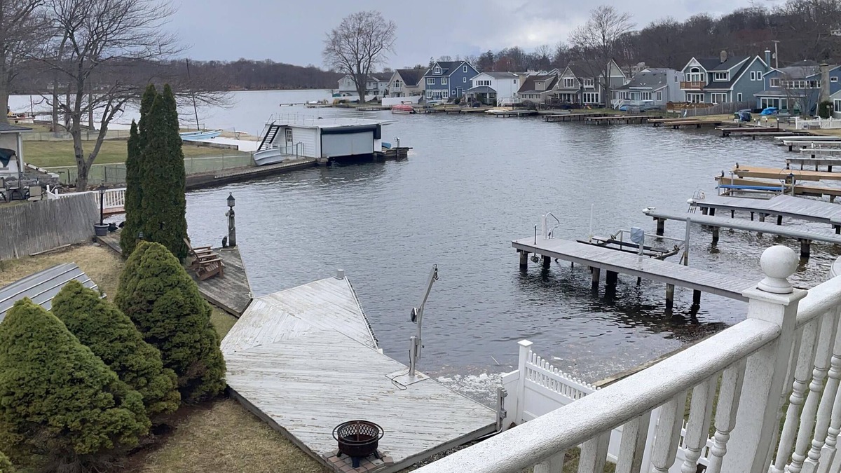 Lake Hopatcong House | Modern Lakefront at Sunset Cove Perfect for any occasion!