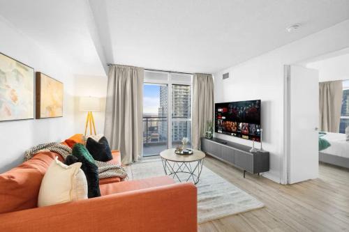 Bathurst Quay Apartment | Modern Lakefront Esc Stylish 2BR Condo with Patio