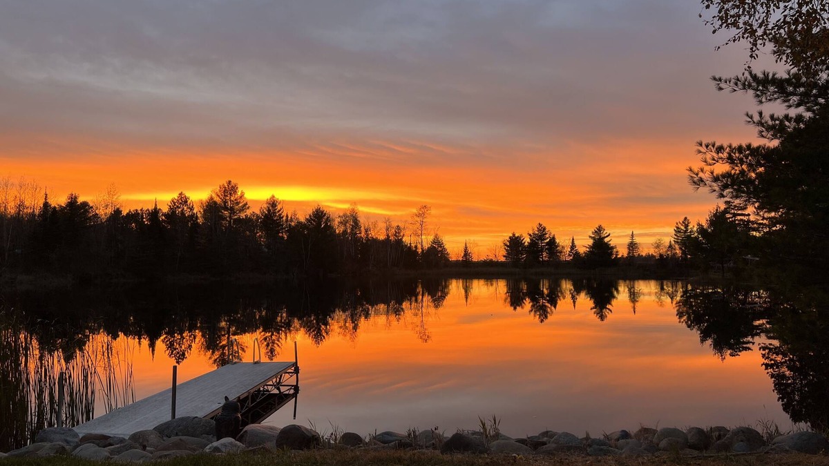 Duluth House | Modern Lakefront house, steps away from water's edge and Island Lake fishing