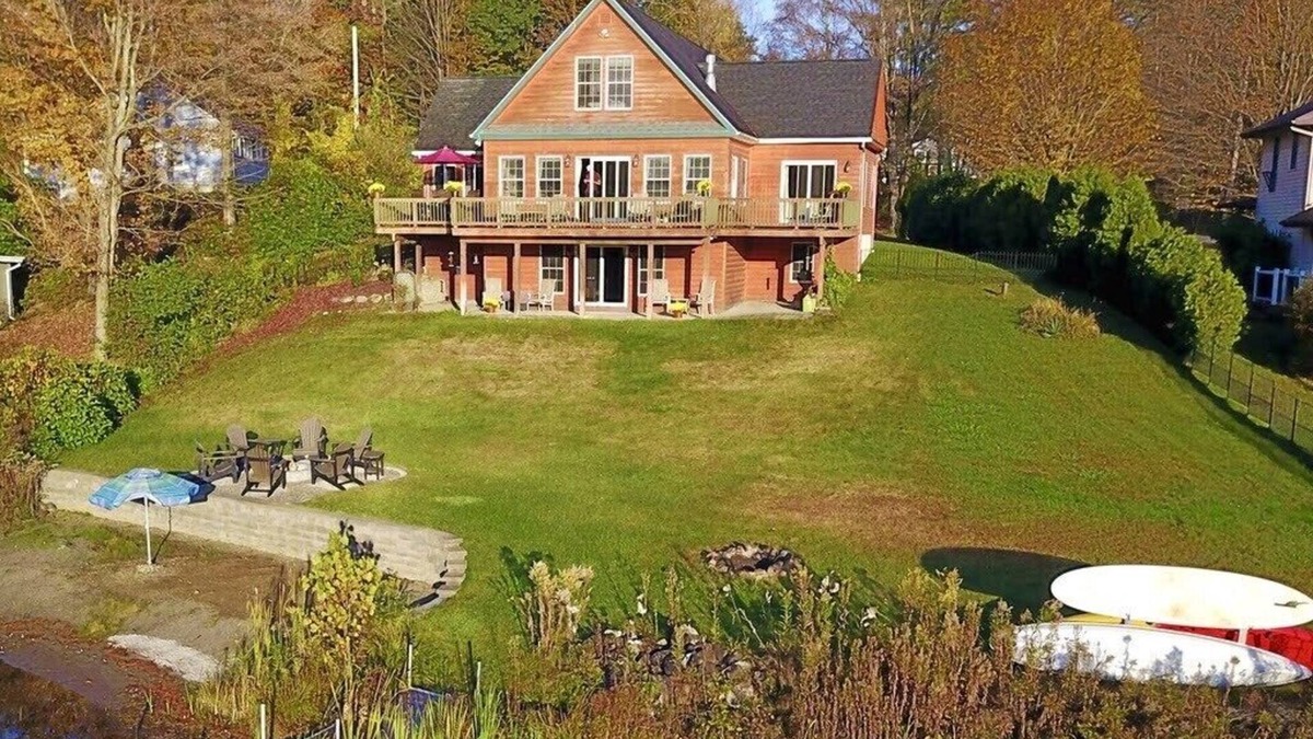 Fort Ann House | Modern Lakehouse-Chalet: Dock, Beach, Bar, +