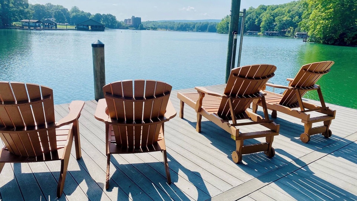 Huddleston Cabin | Modern Lakeside Cabin with Stunning Views and Deep Water Access! Pet friendly!