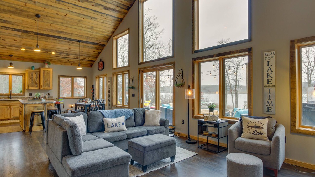 Nevis House | Modern Lakeside Chalet on Crow Wing Chain w/Dock!