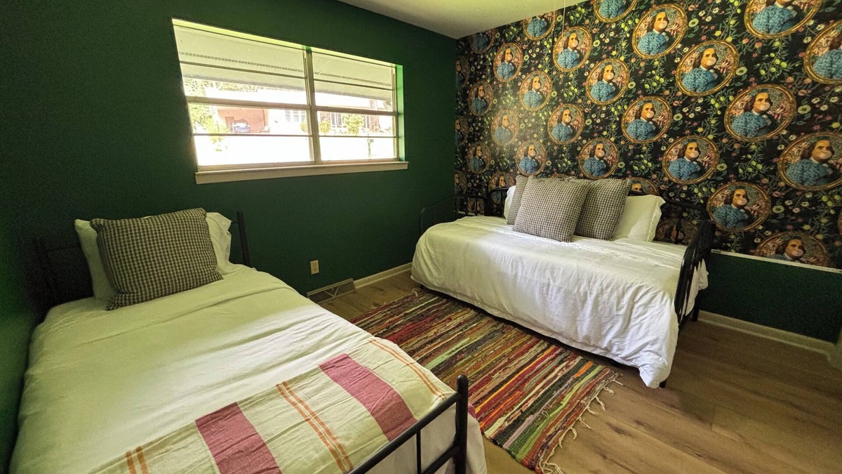 Cherokee Village House | Modern LakeThunderbird Escape