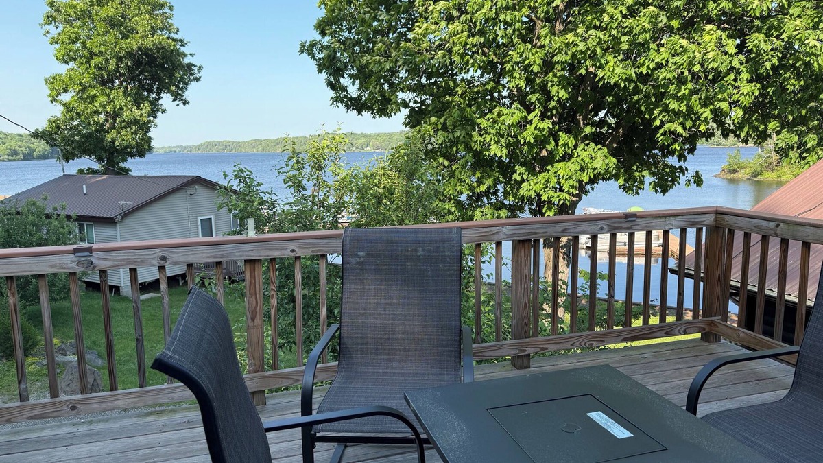 Hammond Apartment | Modern Lakeview Escape on Black Lake