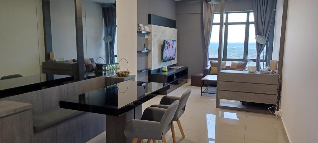 Taman Daya Apartment | Modern Lifestyle ARC Austin Hills 6-7pax