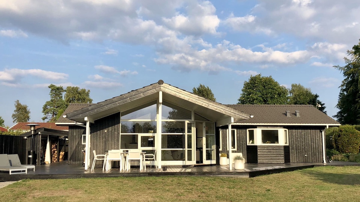 Jyllinge Villa | Modern light and friendly villa near water and city
