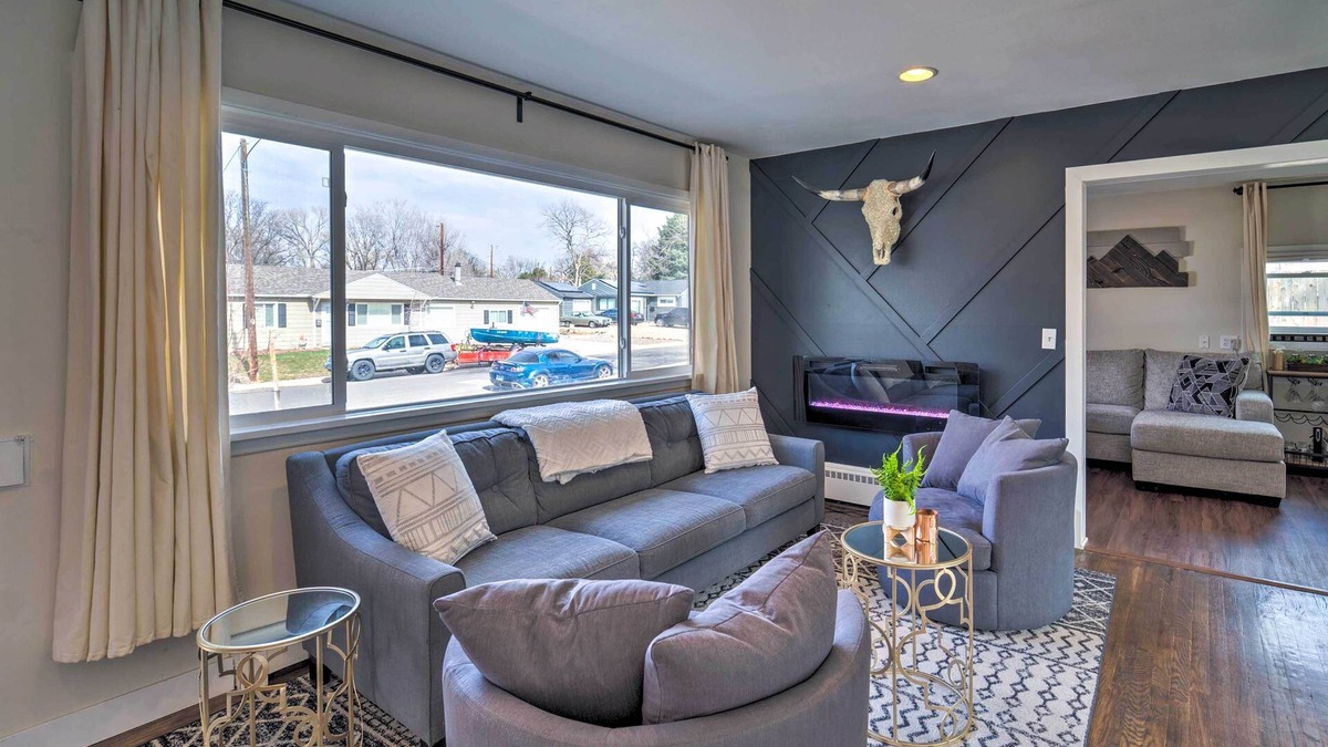 Englewood House | Modern Littleton Home w/Yard: Pets Welcome!